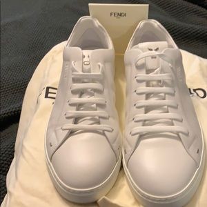 Mens Fendi White leather sneaker size 8.5